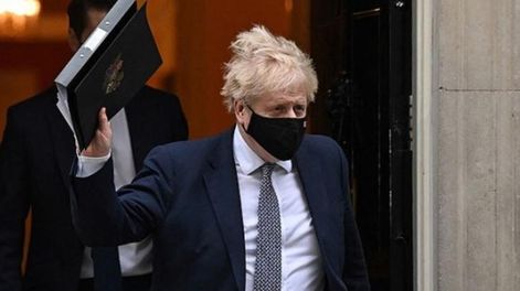 Johnson a 40 años de la guerra: “La junta militar argentina invadió y ocupó las islas”