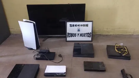 Alquila consolas de videojuegos, entraron a su casa y se las robaron