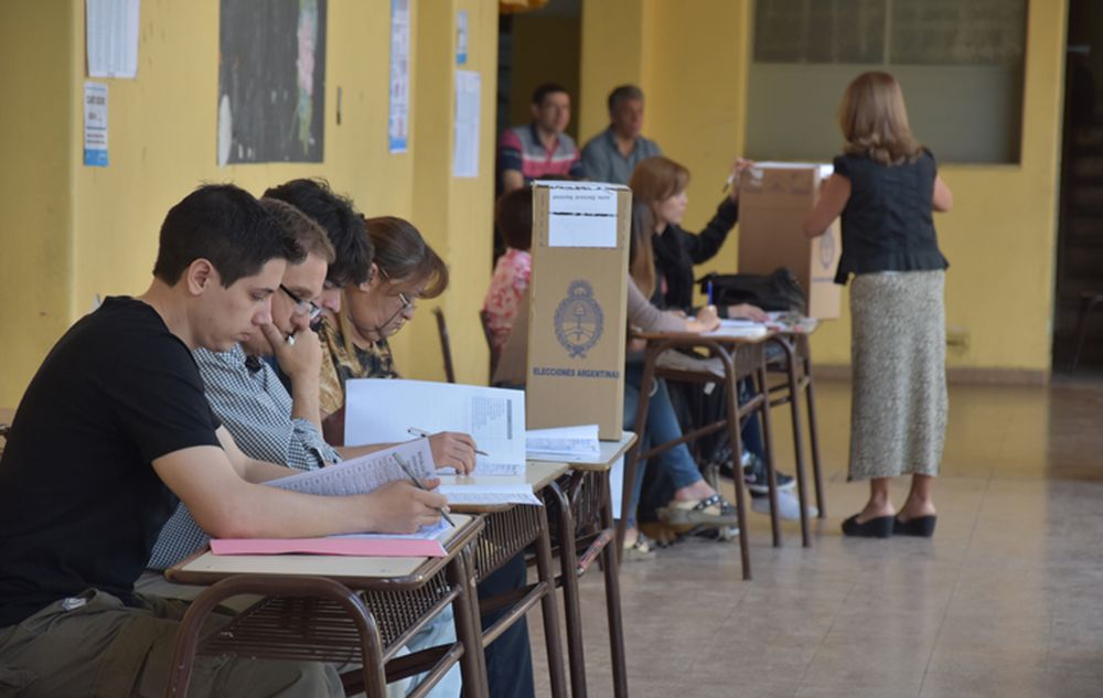 Arrancó la elección que define presidente