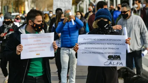 Día récord para Argentina, que superó la barrera de los 4 mil muertos por Covid-19