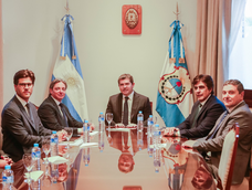 Orrego encabezó la mesa donde también se reunieron los funcionarios Roberto Gutiérrez y Emilio Achem. Por parte del organismo multilateral, acompañaron a Asinelli los técnicos bancarios Andrés Sarache y Tomás Salazar.&nbsp;