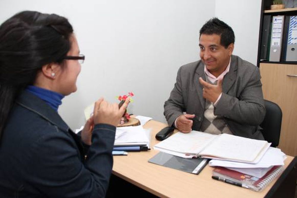 Consiguieron trabajo al superar la barrera de la incomunicación