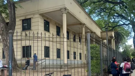Dos alumnos que llevaron armas a sus escuelas en Tucumán serán expulsados