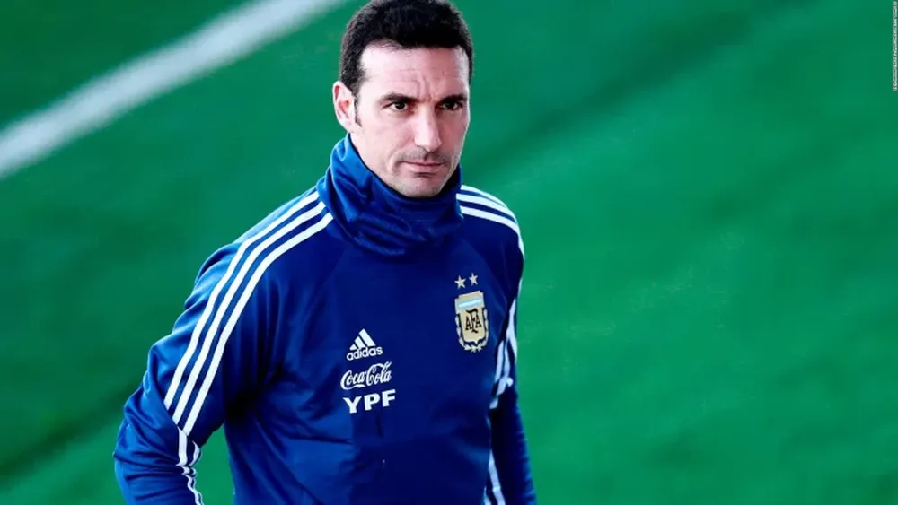 Scaloni llegó al país y habló de la Selección Argentina antes de las Eliminatorias