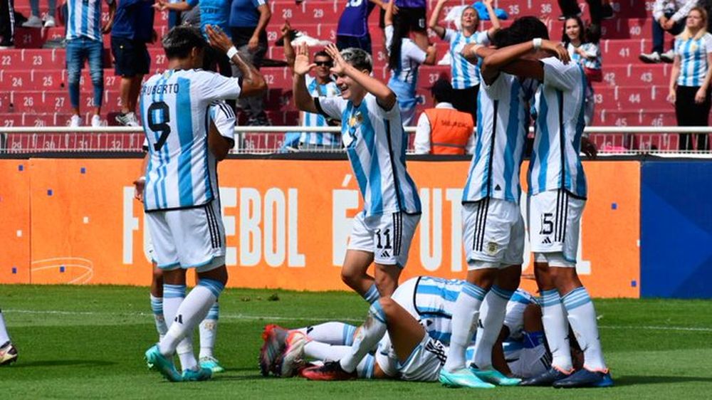 El Sub-17 de Argentina aprovechó una ráfaga y arrancó en forma ideal el hexagonal final