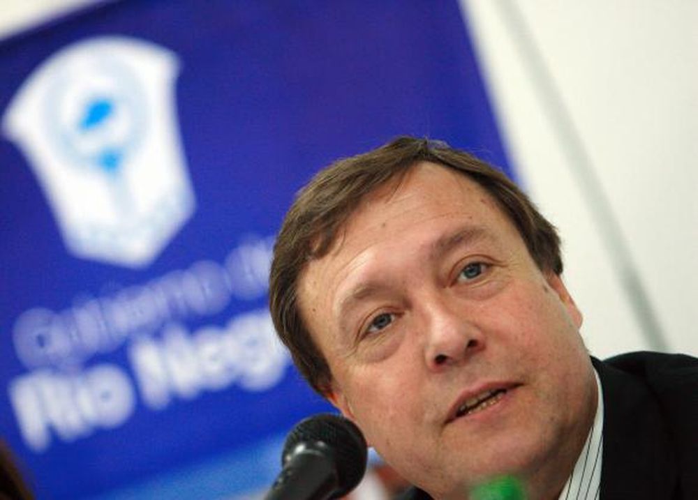 Gobernador en la mira por una compra irregular