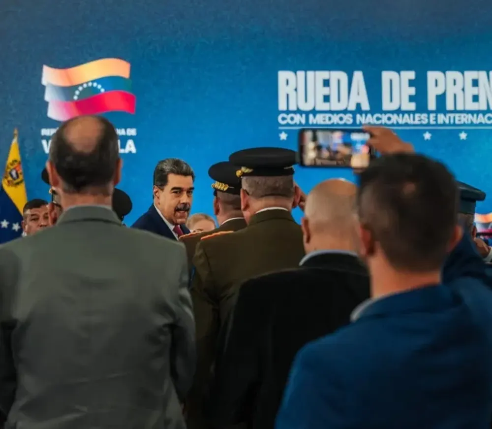 De acuerdo a las leyes estadounidenses, los presidentes pueden autorizar acciones encubiertas si esos operativos son ‘necesarios para apoyar objetivos identificables en política internacional, que son importantes para la seguridad nacional de EE.UU