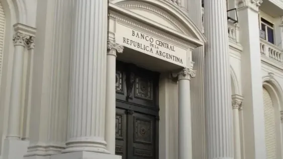 El Ejecutivo toma U$S 1300 millones del Banco Central para pagar deuda