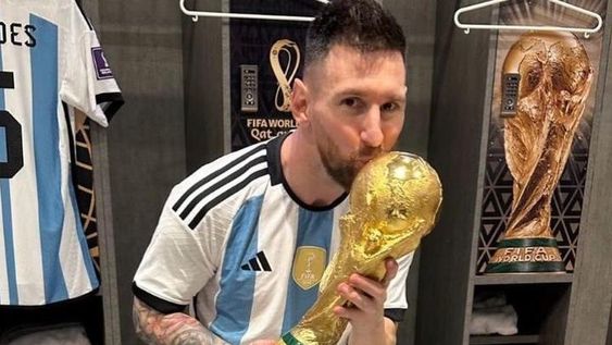 Messi y una serie de fotos inéditas a un año del título en Qatar