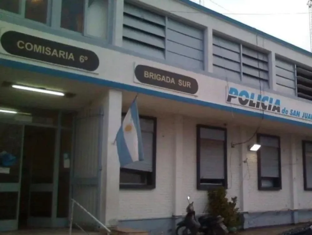 Golpeó a su esposa por negarse a limpiar la caca del perro