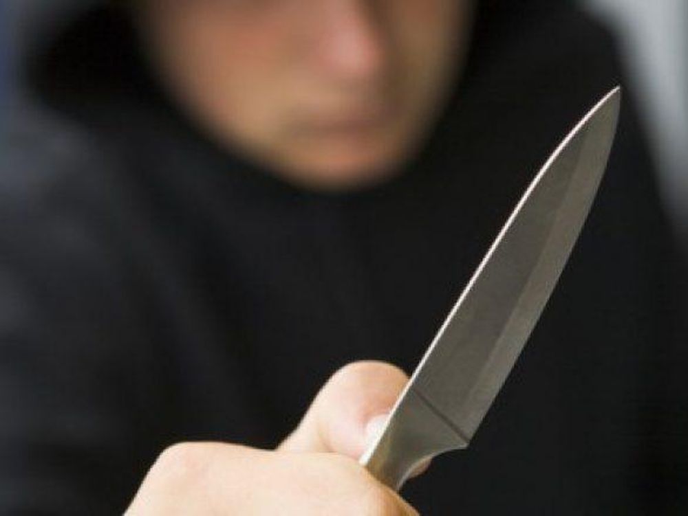 Feroz ataque con un cuchillo a un alumno de 15 años: se resistió a un robo y lo apuñalaron