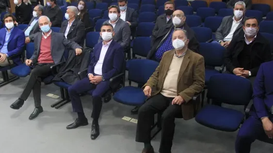 En dos reuniones, Uñac agitó a ministros e intendentes para buscar el mejor resultado