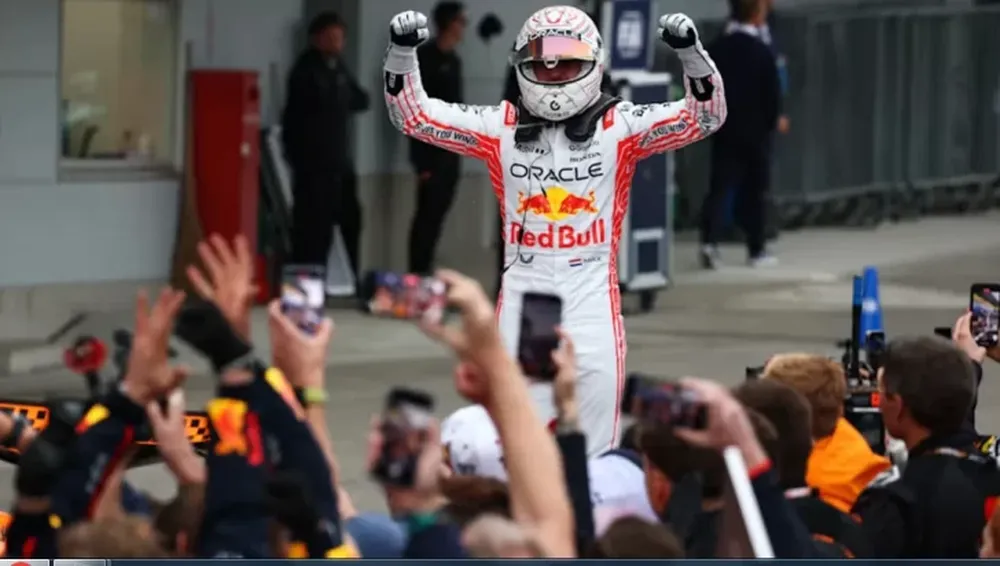 Por cuarta vez consecutiva el tricampeón mundial ganó en la pista japonesa y quedó a 1 punto de Norris en el campeonato.