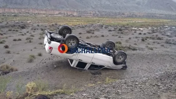 Un jachallero salió ileso tras protagonizar un espectacular vuelco en la ruta 150