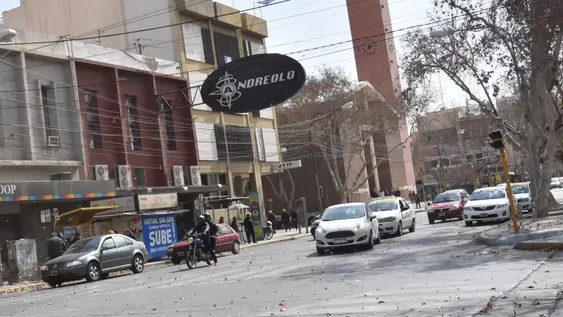 Continúa vigente el alerta por viento Zonda