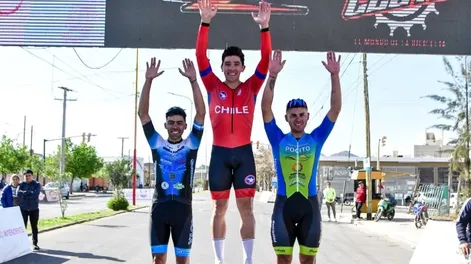 Rosas y Velárdez subieron al podio en el inicio del Tour de Chilecito