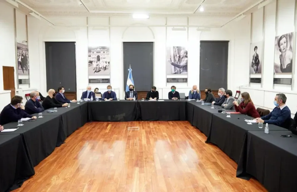 Aseguran que la cuarentena seguirá pero buscan medidas para hacerla “oxigenada”