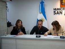 Capital puso en marcha un nuevo Régimen de Descentralización Administrativa para optimizar la gestión y la cobranza de las tasas municipales. Capital puso en marcha un nuevo Régimen de Descentralización Administrativa para optimizar la gestión y la cobranza de las tasas municipales.