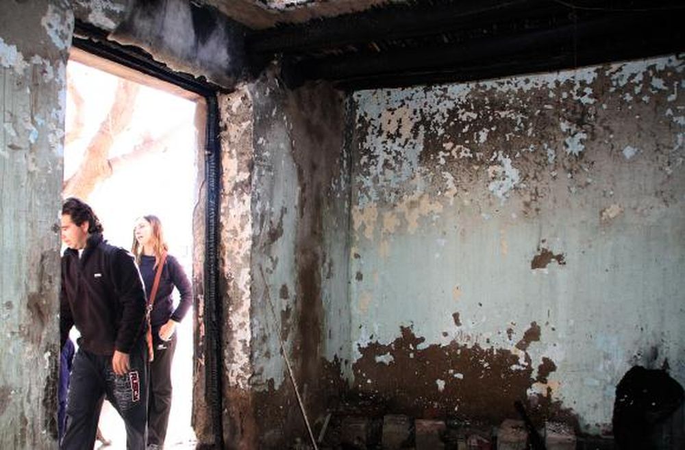 Prenden fuego en una casa