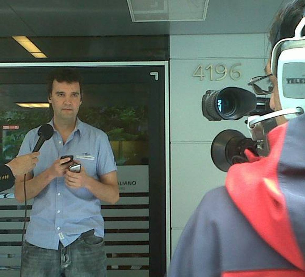 Buscan que Gioja pueda estar de pie