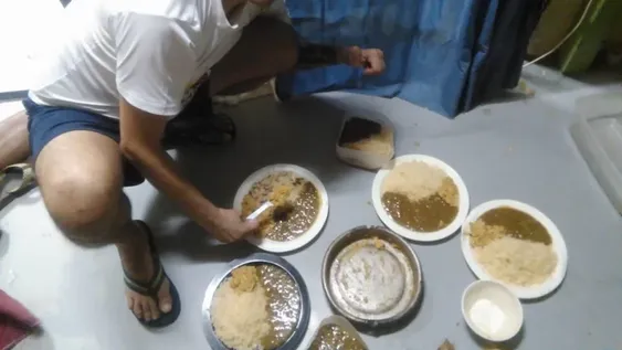 Tras quedar libre en Ecuador, no puede volver al país porque no le dan sus documentos