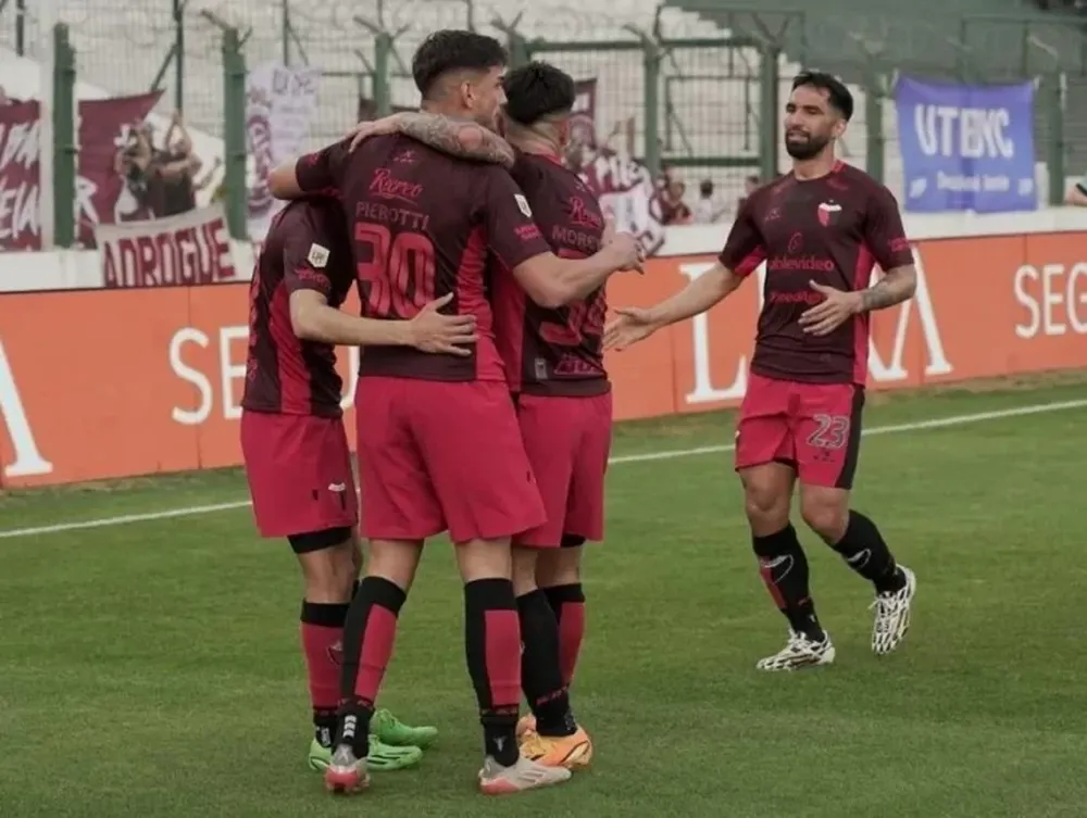 Con un gran debut de Botta, Colón cambió la cara y eliminó a Lanús