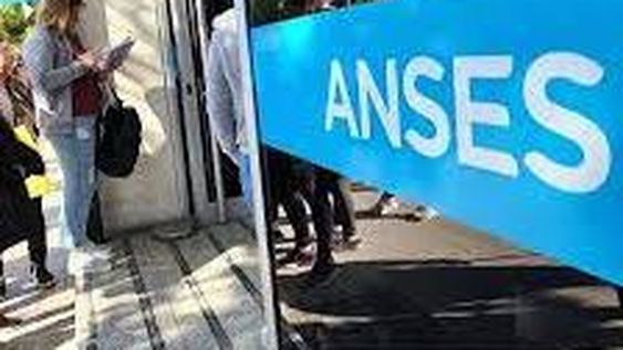 ¿Cómo solicito la Ayuda Escolar Anual de ANSES desde mi celular?
