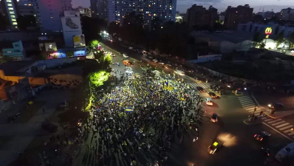 Una multitud despidió a Boca con un banderazo memorable