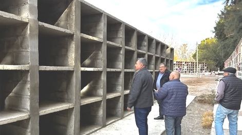 El municipio de Ullum construyó 100 nichos nuevos en el cementerio municipal y va por 100 más.