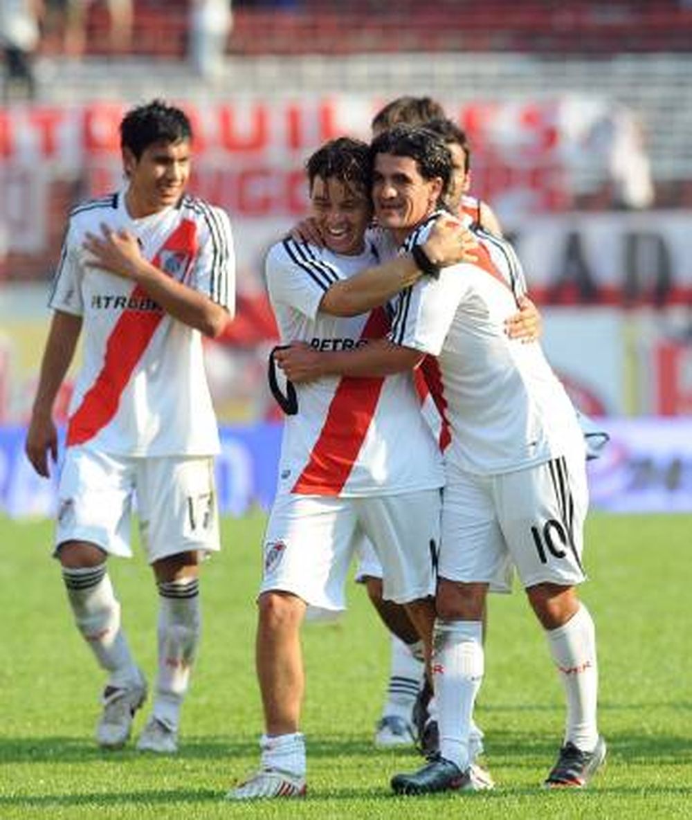 Una genialidad de Ortega salvó a River frente a Chacarita