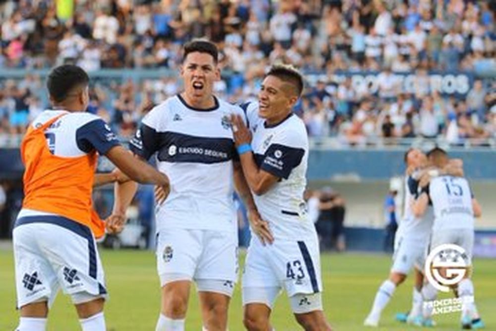 Gimnasia se lo dio vuelta a Central Córdoba y sigue soñando con la permanencia