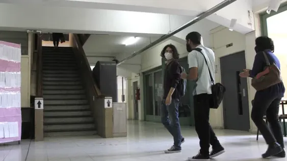 Pase sanitario: el Rectorado enfría el tema y los decanos enfrentan posturas