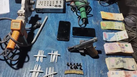 Lo buscaban por un robo y le secuestraron una importante cantidad de droga y hasta un arma