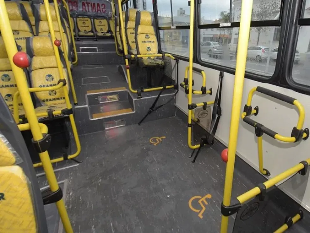 Un nene de 11 años bajó del colectivo y fue atropellado por un auto