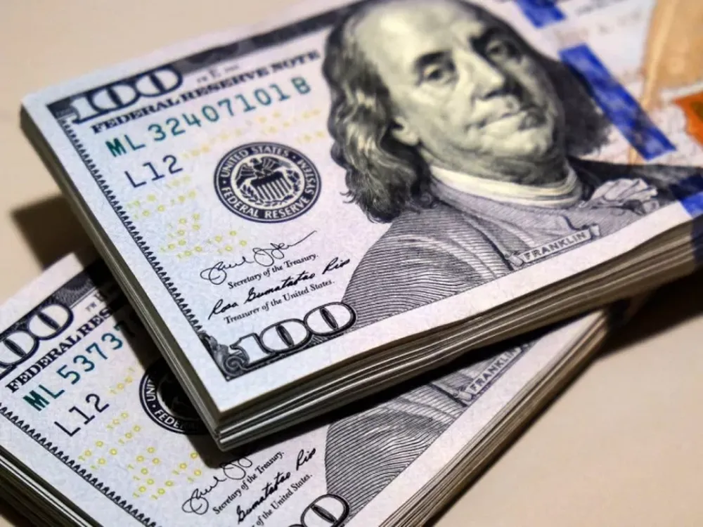 El dólar blue saltó $10, llegó a los $745 en la city porteña y en San Juan se negoció en $765