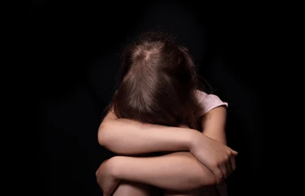 Abusó de una nena de 6 años, lo condenaron a 3 años pero no va a la cárcel