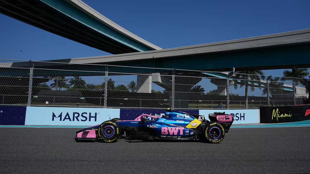 Tras un buen tiempo en el entrenamiento, Franco Colapinto corre en la clasificación para sprint del Gran Premio de Miami.