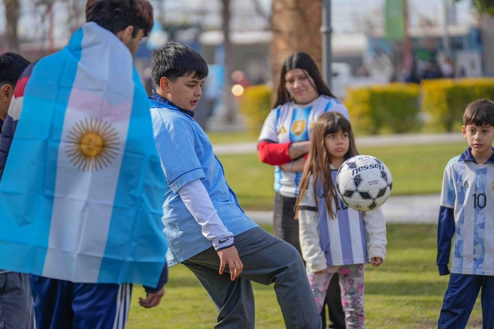 Este lunes, desde las 10, la previa de Argentina vs Austria se palpita en la plaza de Chimbas.