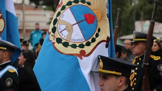 El desfile de la Fundación de San Juan sin alumnos le quitó público pero no la emoción