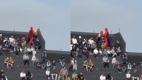 Un barrabrava de Newells le robó la camiseta de Central a un hincha durante los Juegos Suramericanos