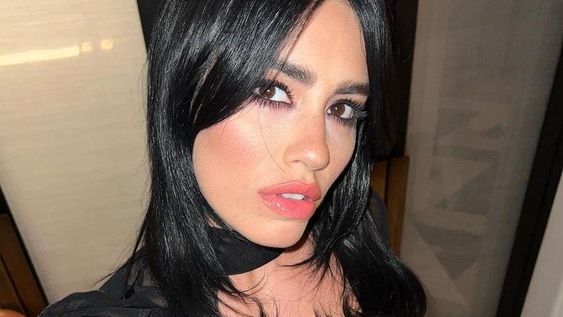 Lali dijo que siempre lleva un juguete sexual en la cartera