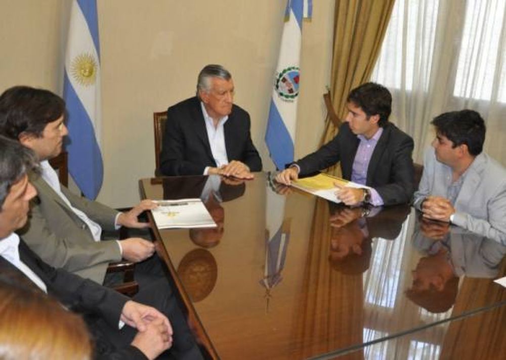 Créditos: 60 pymes  tras el aval de SGR