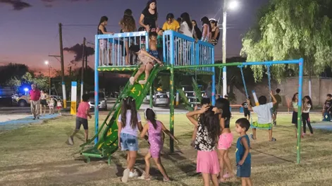 Tres barrios de Rawson estrenan luminarias Led