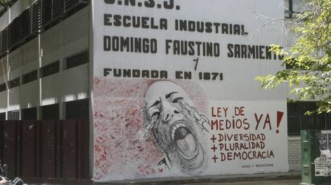 Polémica por un mural en  la fachada de la Industrial