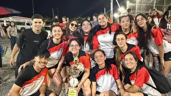 Las chicas de ACA Santísima Trinidad se conviertieron en campeonas del primer torneo de fútbol femenino organizado por ACA San Juan.