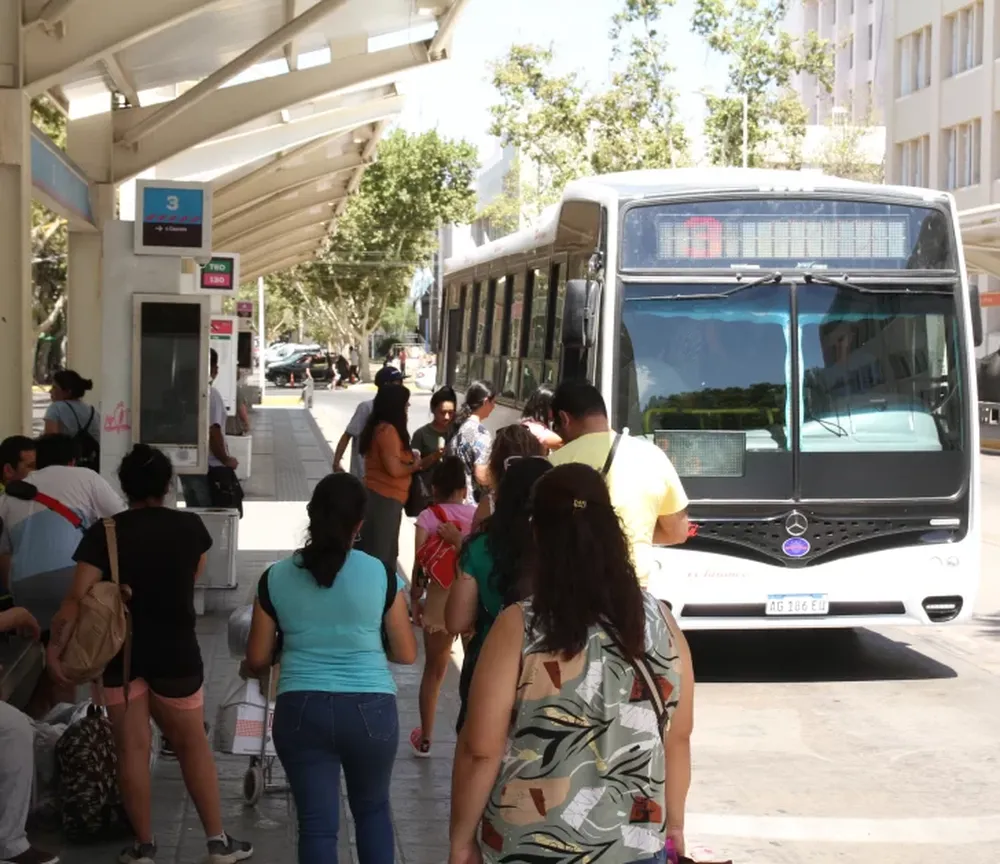 El subsidio local para el pasaje a $200 dura hasta febrero: en marzo otra vez harán cuentas