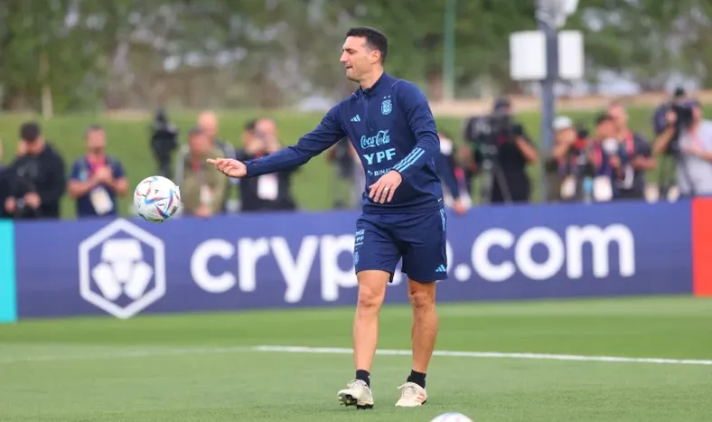 Scaloni rearma el equipo para enfrentar a Croacia sin Acuña y con Di María y De Paul en duda