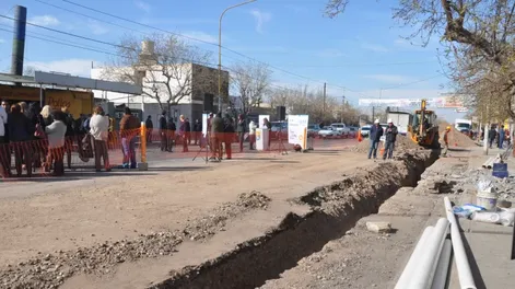 Comenzaron las obras para erradicar pozos negros en Rawson