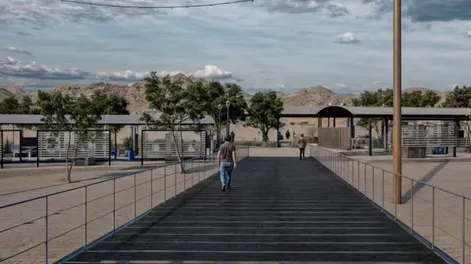 Diario de Cuyo | NOVEDOSO. El puente peatonal en el paraje de la Difunta Correa conectará el sector nuevo de asadores con el yaexistente y favorecerá la accesibilidad a los mismos.