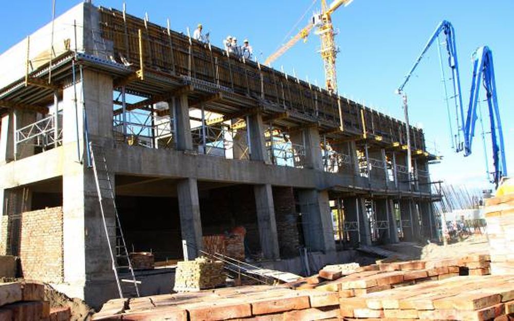 Constructoras admiten que la obra pública desaceleró